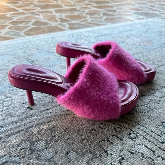 SOLDJacquemus Fuchsia Furry Heeled Sandals - Picture 2 of 4